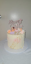 Load image into Gallery viewer, Decorated cake